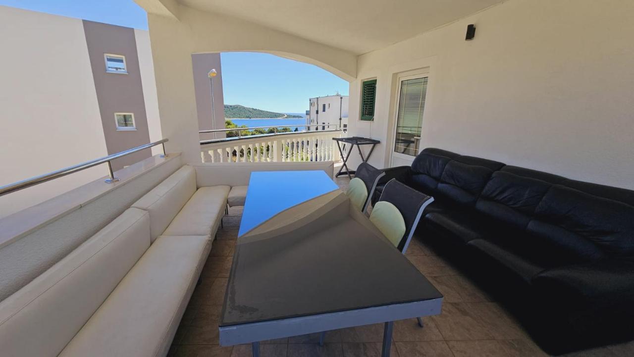 Apartment House Berry Primošten المظهر الخارجي الصورة
