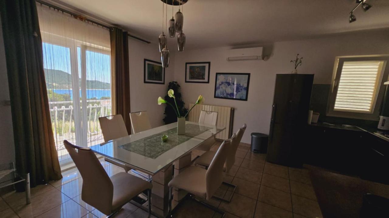 Apartment House Berry Primošten المظهر الخارجي الصورة