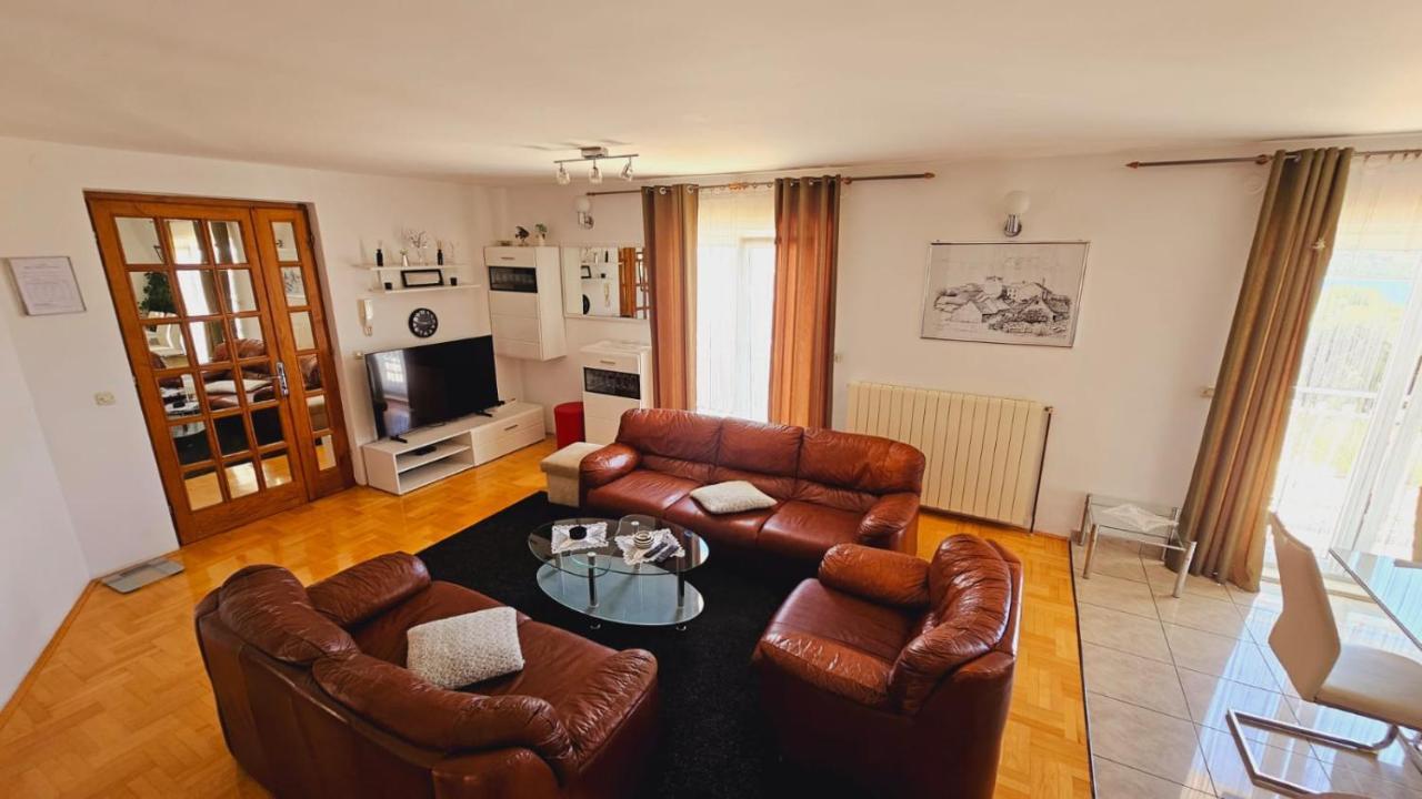 Apartment House Berry Primošten المظهر الخارجي الصورة
